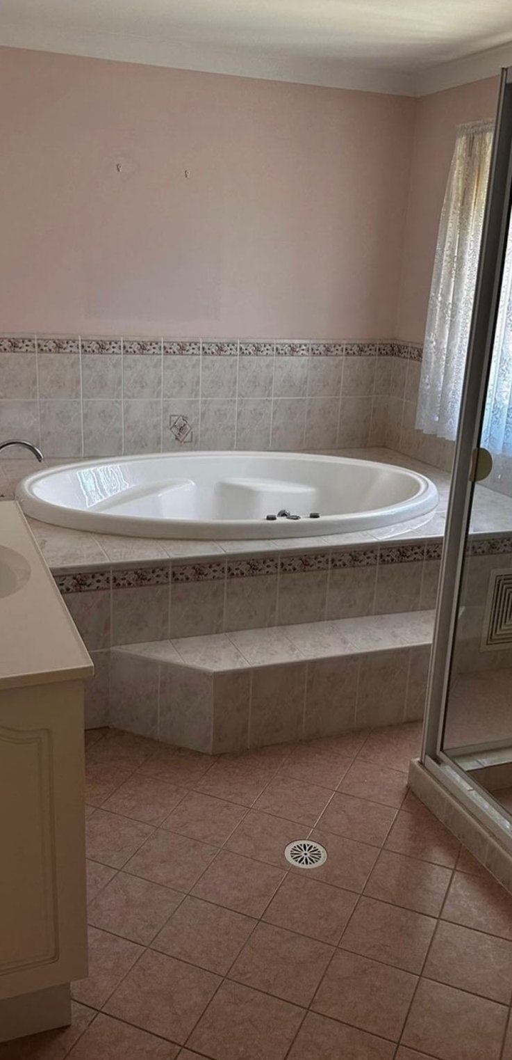 Ensuite & Spa Strip-Out — before